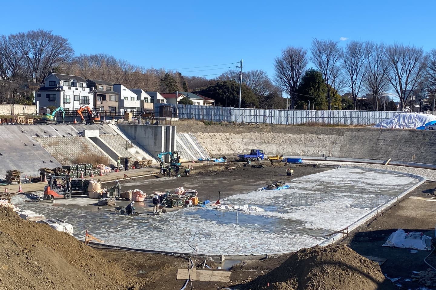 和田堀公園_緑石板_湘南ロックガーデン