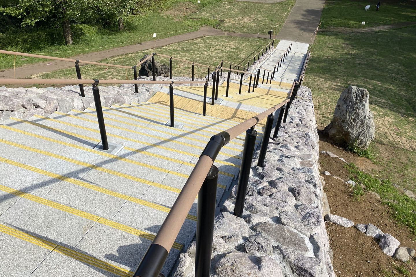 四季の森公園_新小松石_湘南ロックガーデン