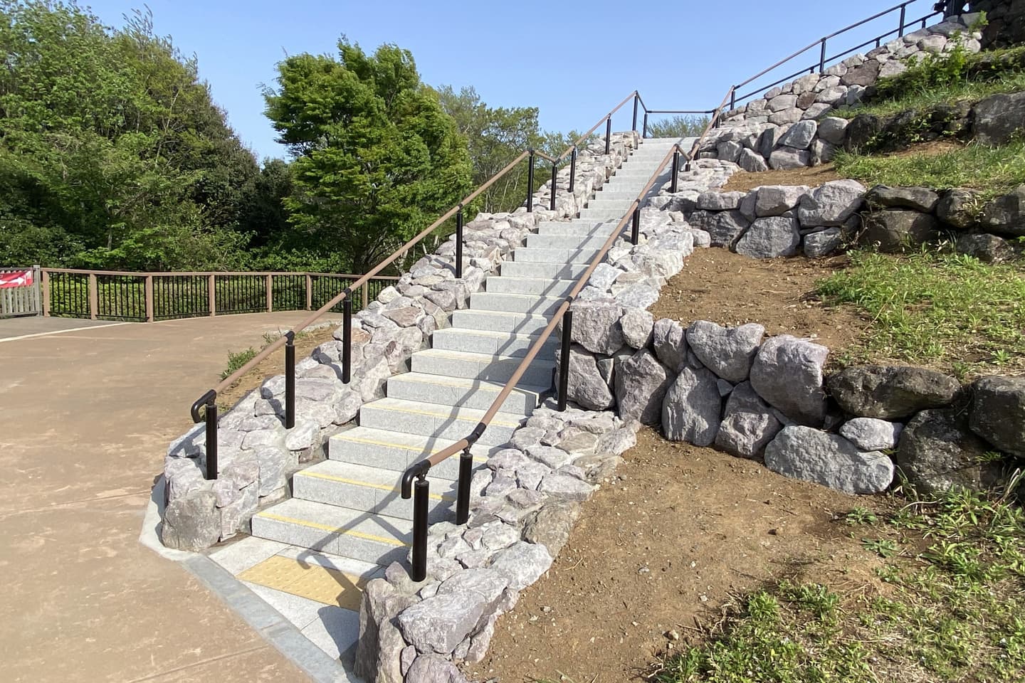 四季の森公園_新小松石_湘南ロックガーデン