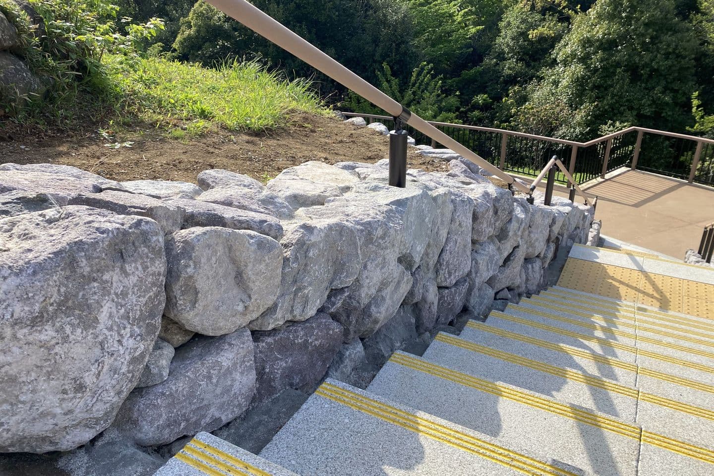四季の森公園_新小松石_湘南ロックガーデン