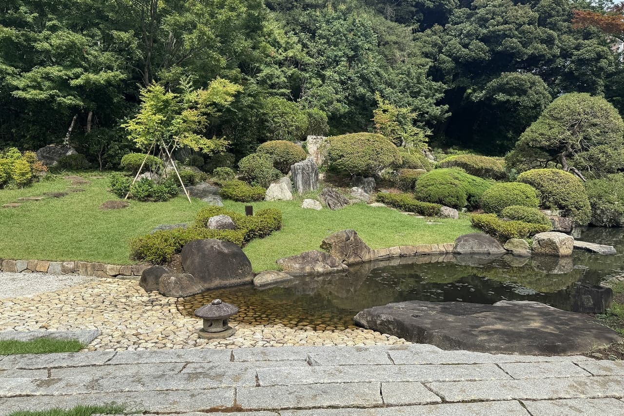 香山緑地_相木石_湘南ロックガーデン