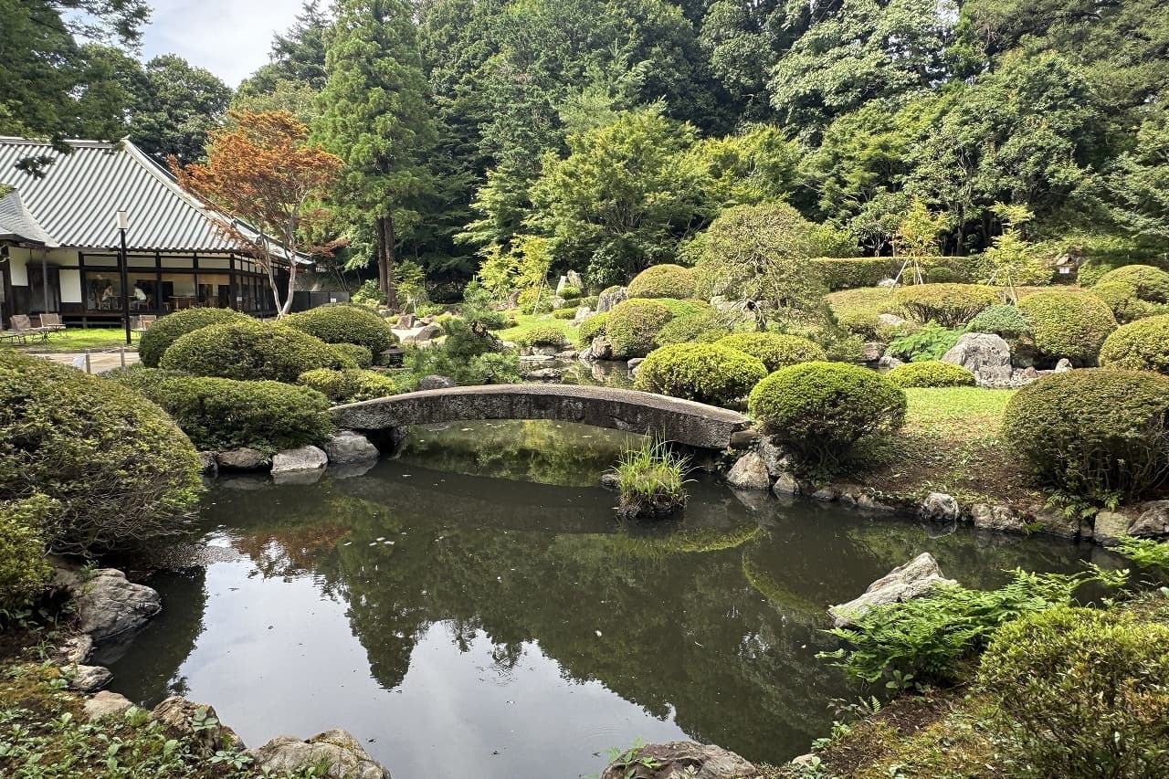 香山緑地_相木石_湘南ロックガーデン