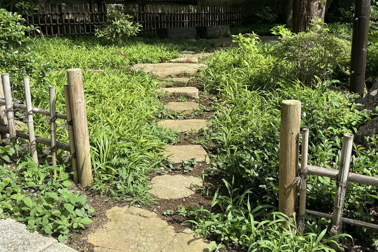 香山緑地_相木石_湘南ロックガーデン