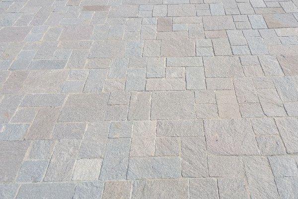 アルゼンチン斑岩_みやしろ中央公園_湘南ロックガーデン