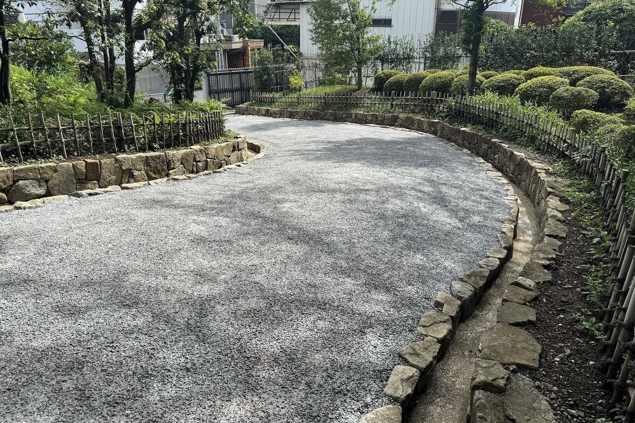 香山緑地_相木石_湘南ロックガーデン