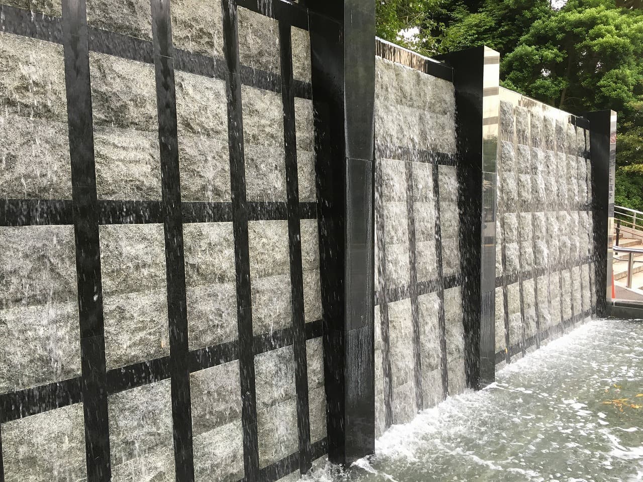 上野黒門_湘南ロックガーデン