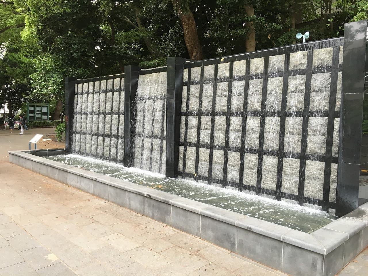 上野黒門_湘南ロックガーデン