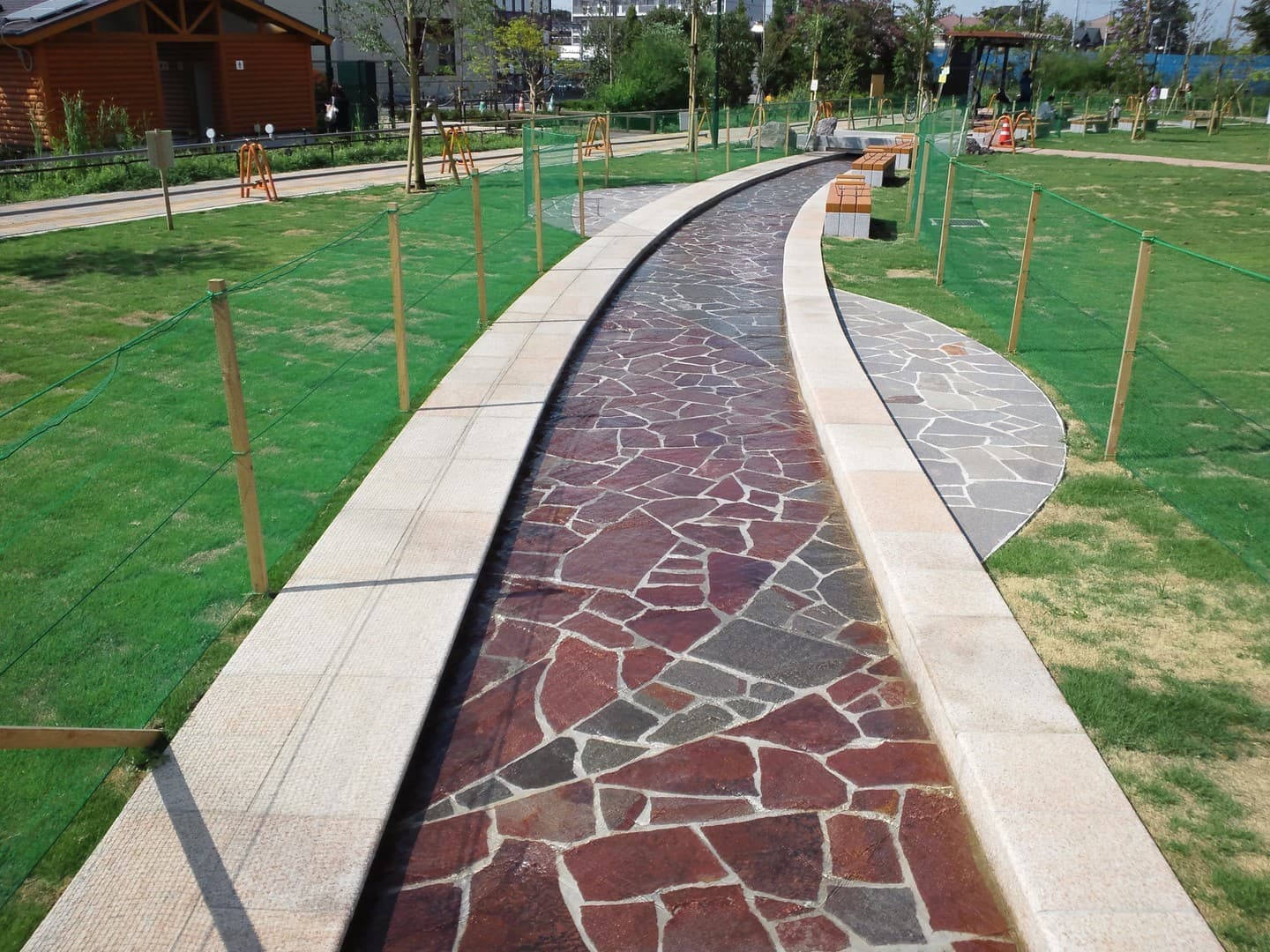 野火止用水公園_湘南ロックガーデン