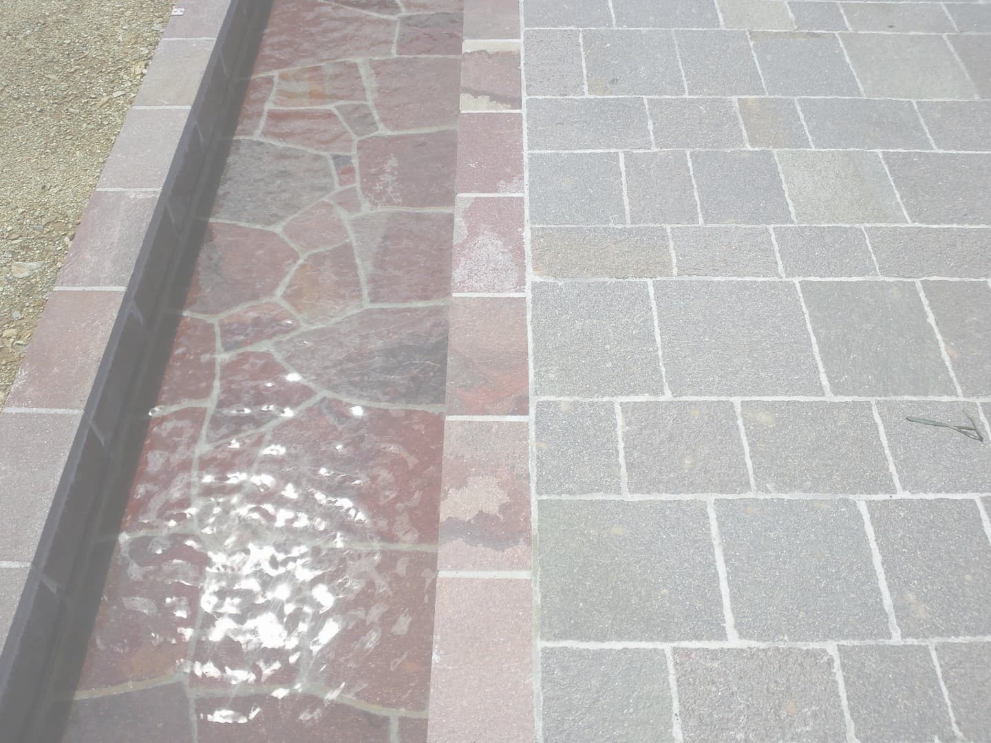 東京霊園壁泉_湘南ロックガーデン