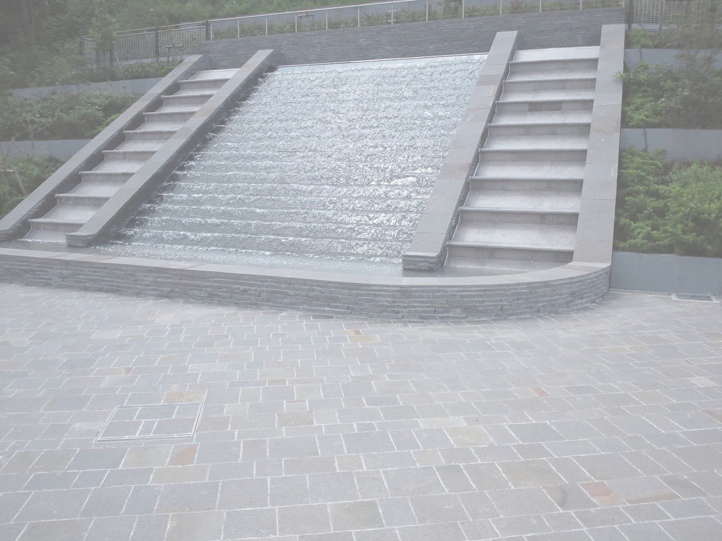 東京霊園壁泉_湘南ロックガーデン