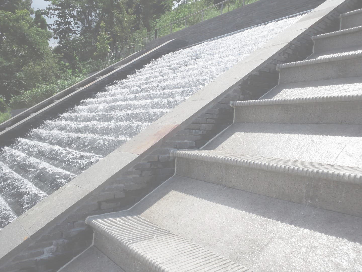 東京霊園壁泉_湘南ロックガーデン