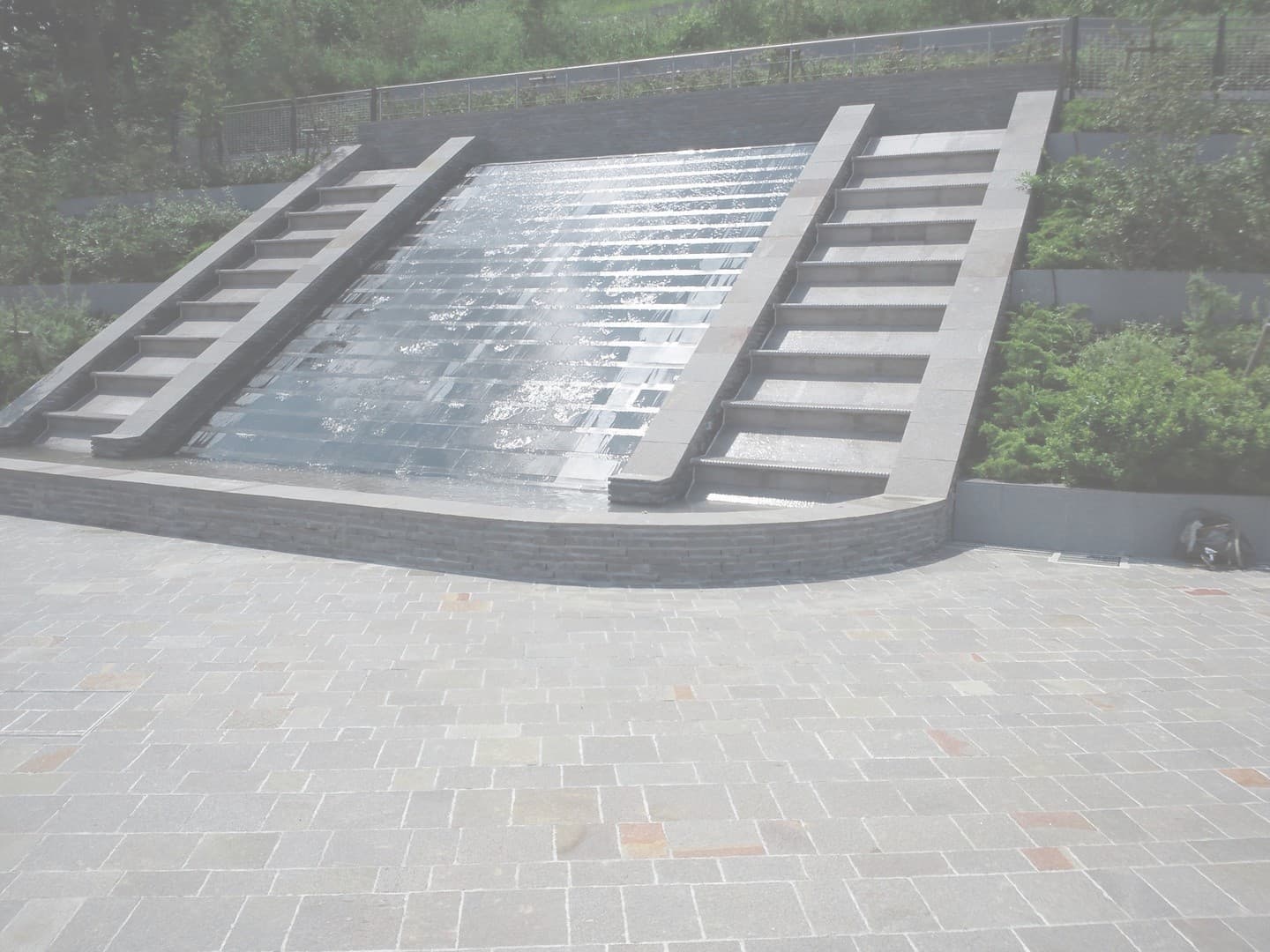 東京霊園壁泉_湘南ロックガーデン