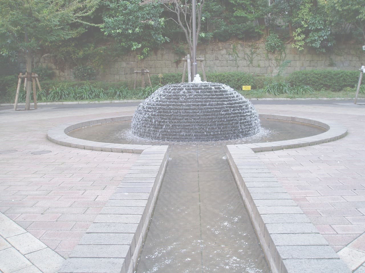 赤坂中央公園噴水_湘南ロックガーデン