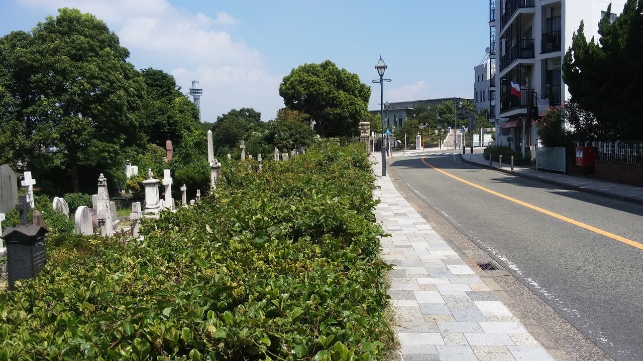 市道山手元町線_湘南ロックガーデン