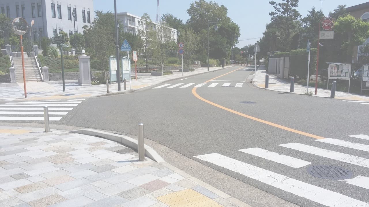 市道山手元町線_湘南ロックガーデン