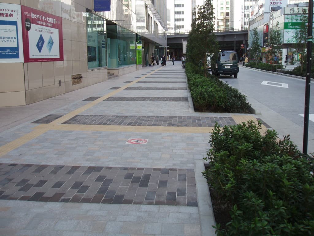 有楽町駅前再開発_湘南ロックガーデン