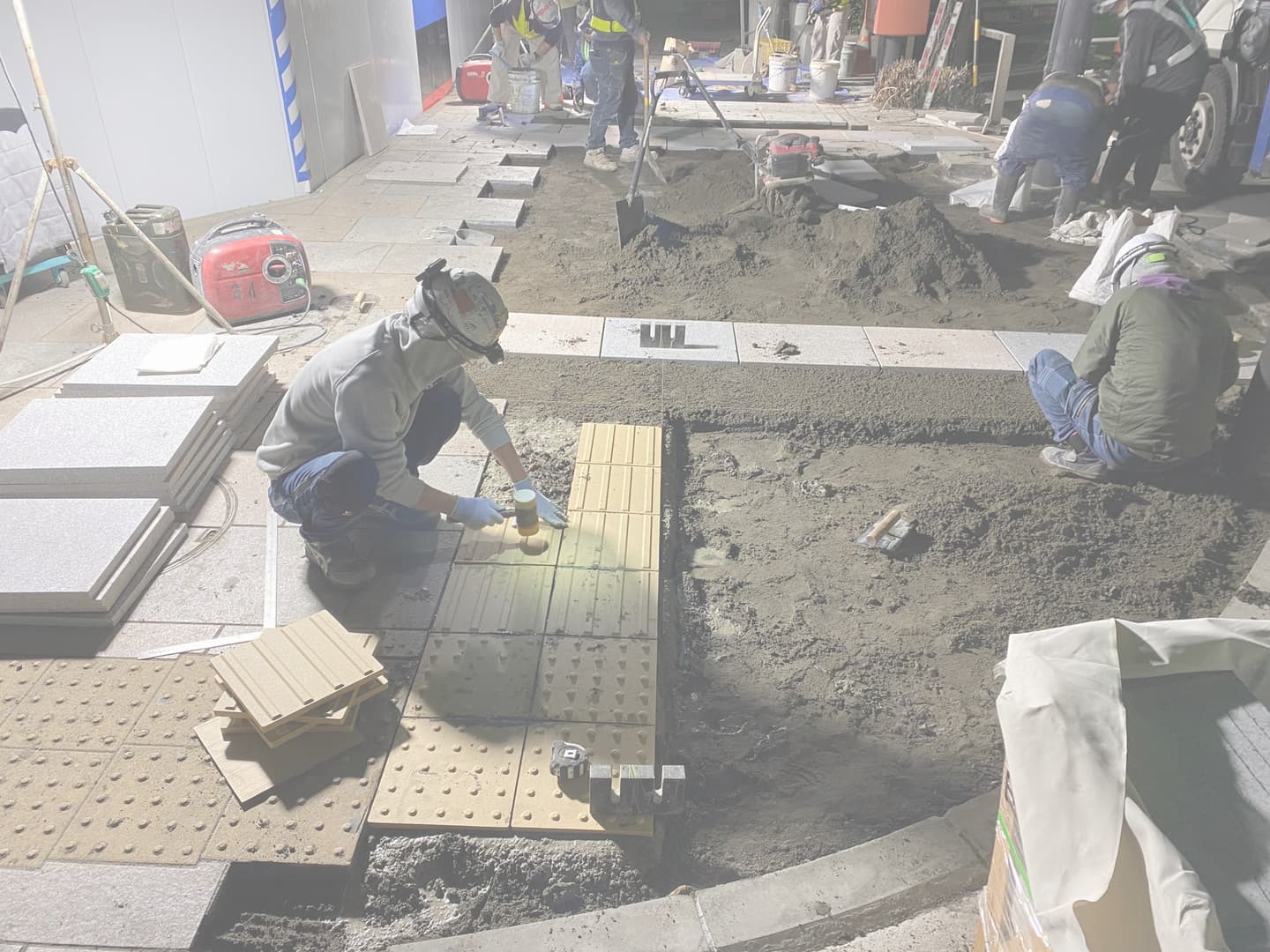 八重洲通り歩道復旧_湘南ロックガーデン