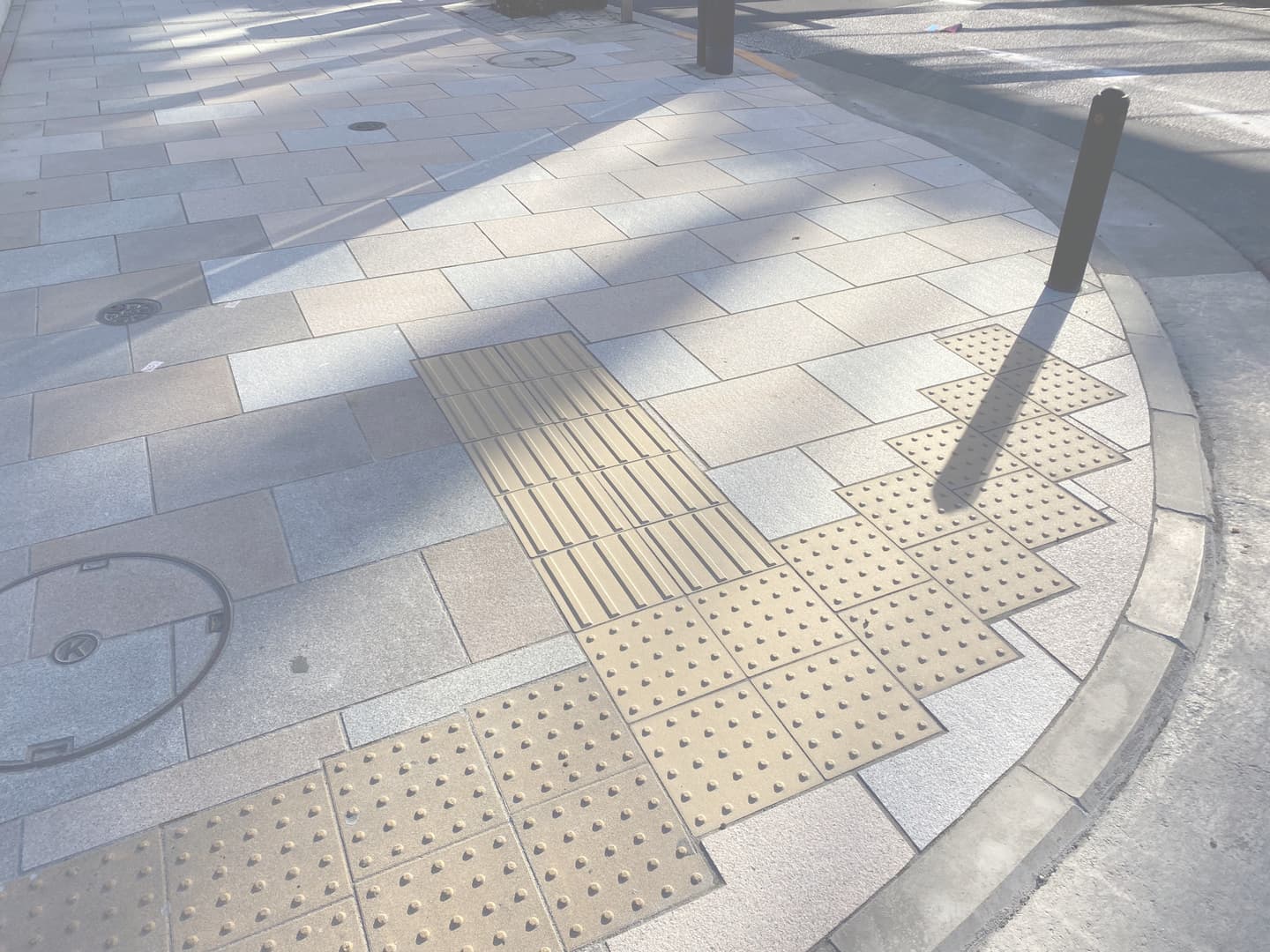 八重洲通り歩道復旧_湘南ロックガーデン