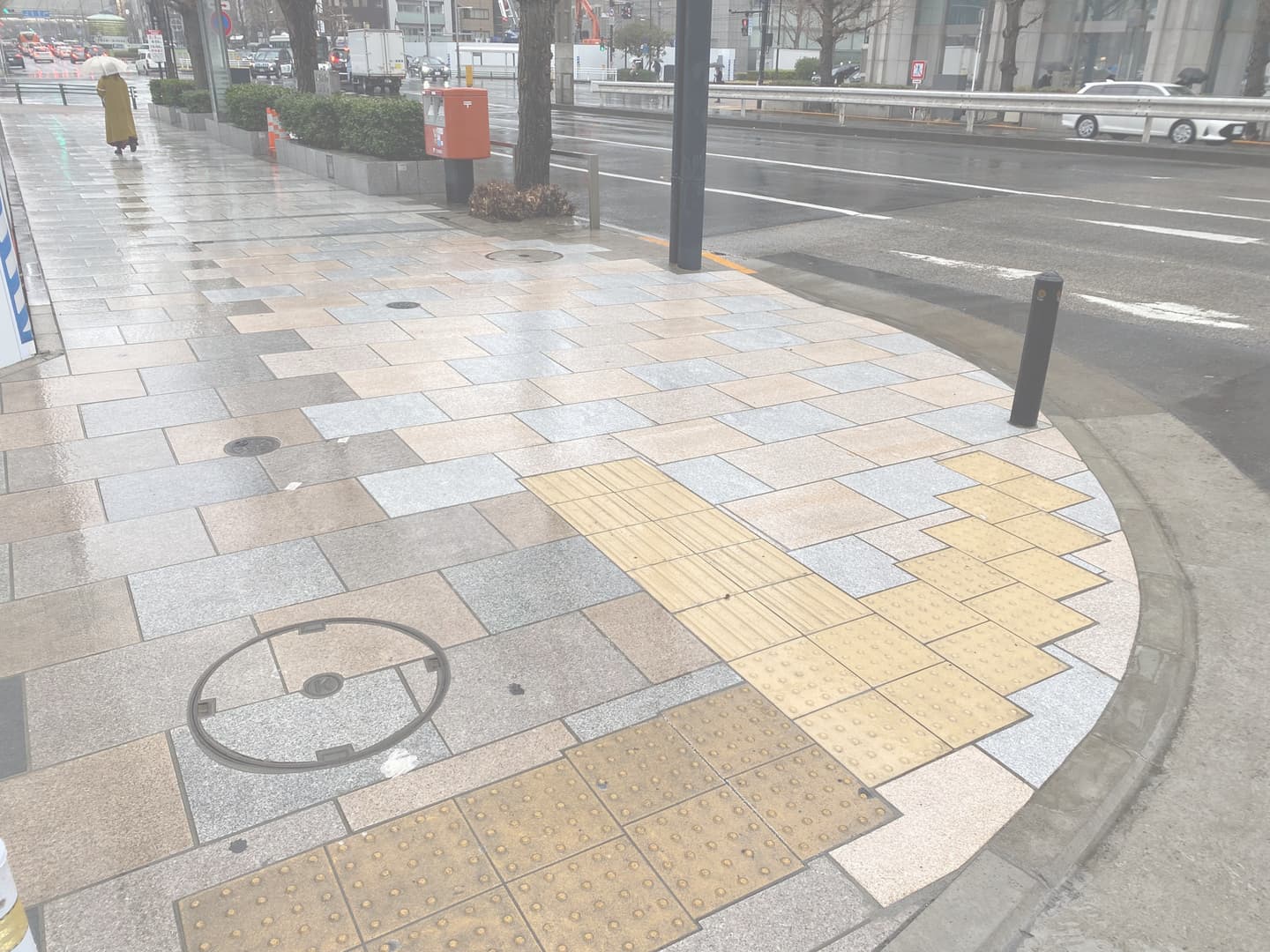 八重洲通り歩道復旧_湘南ロックガーデン