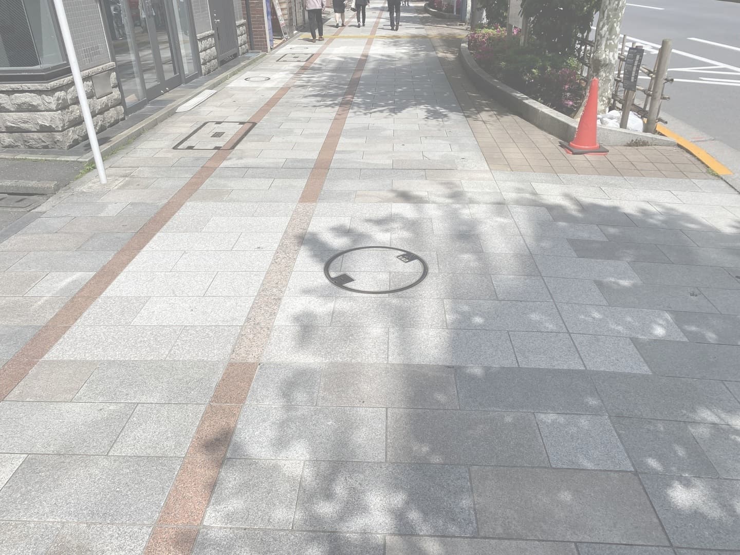 靖国通り歩道復旧_湘南ロックガーデン