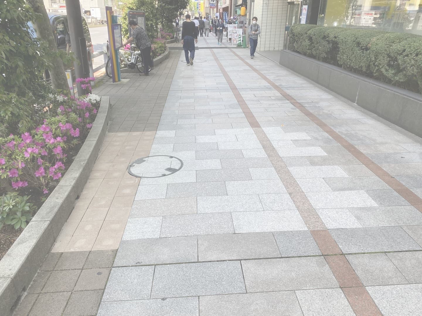 靖国通り歩道復旧_湘南ロックガーデン