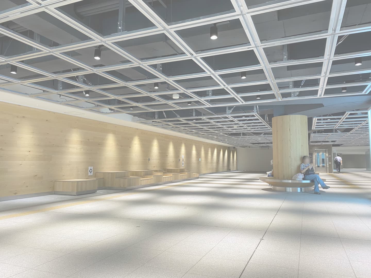 藤沢駅東西地下通路_湘南ロックガーデン