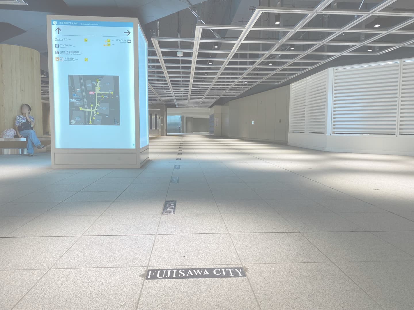 藤沢駅東西地下通路_湘南ロックガーデン