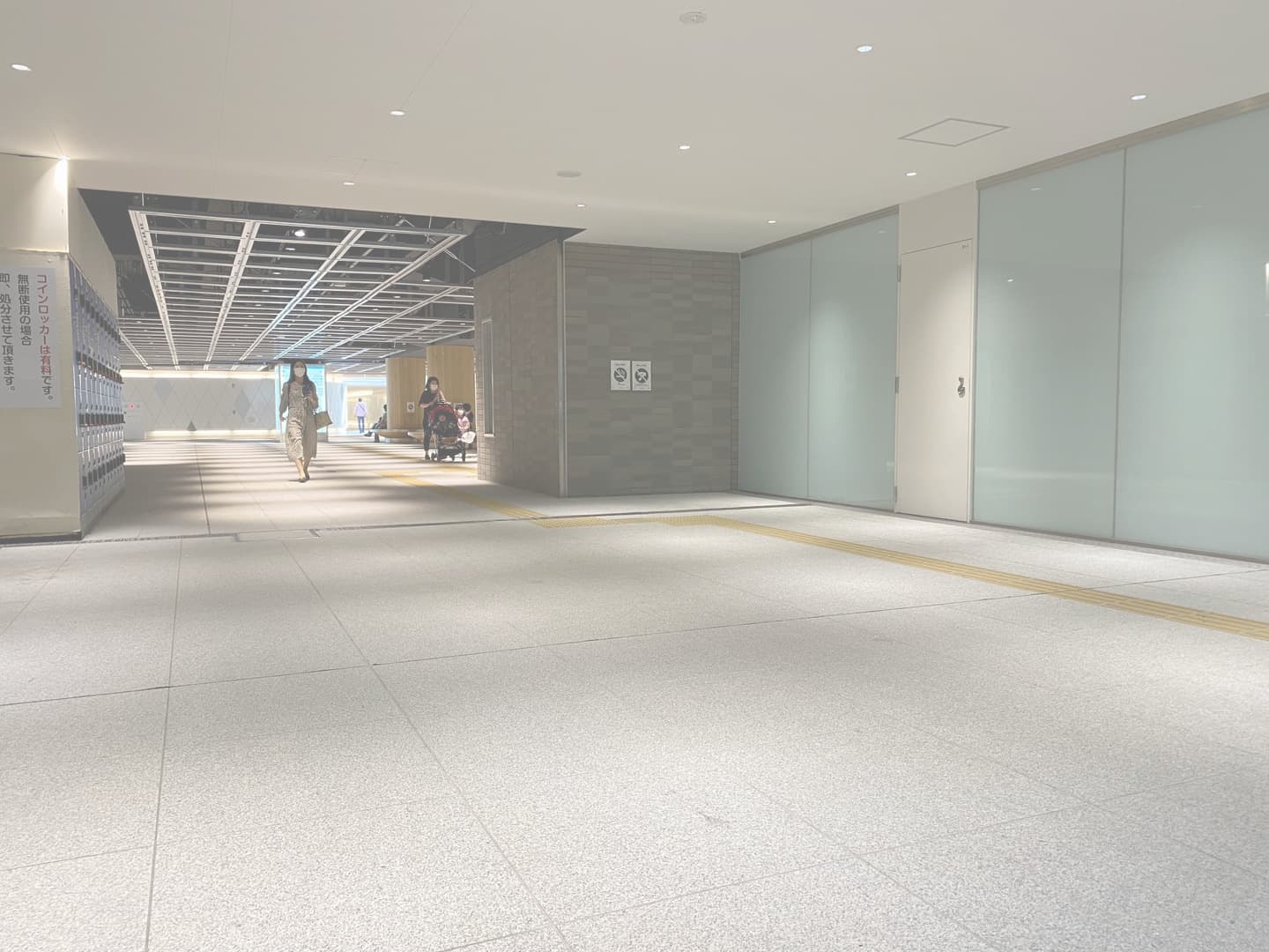 藤沢駅東西地下通路_湘南ロックガーデン