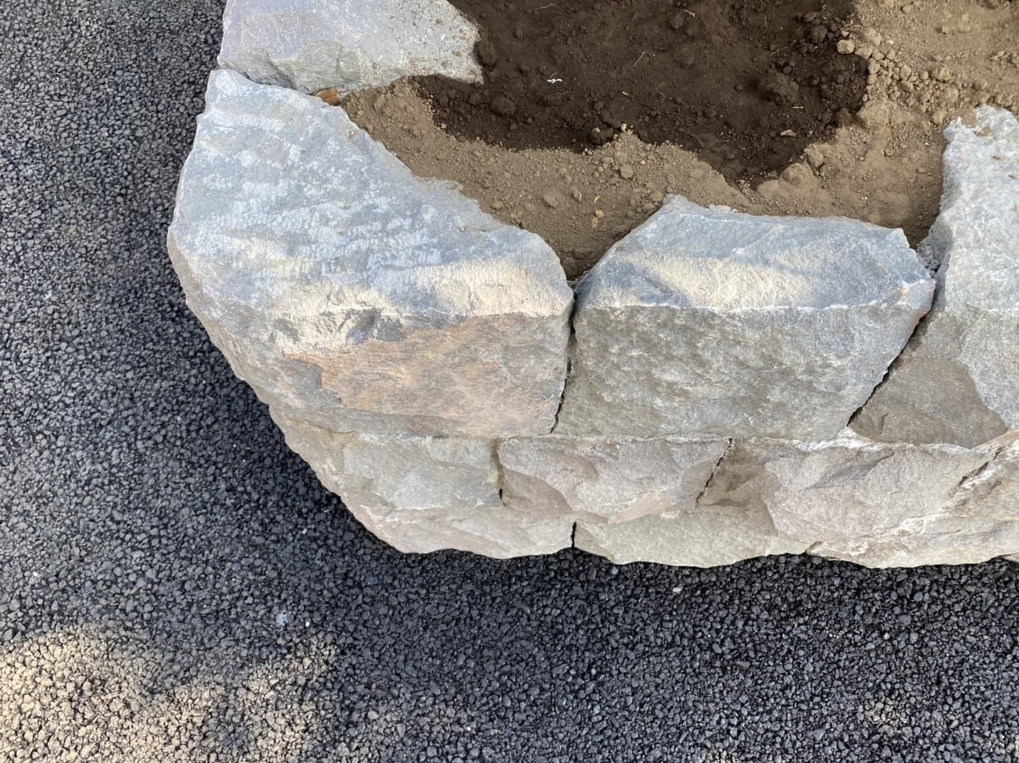 小松石雑割花壇_湘南ロックガーデン