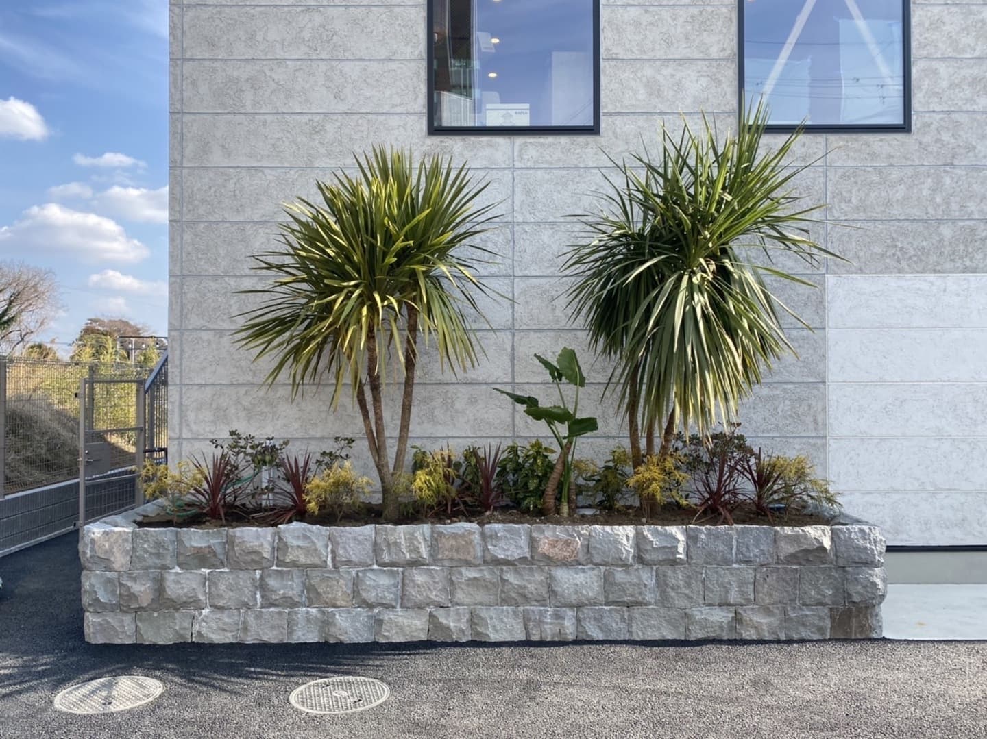 小松石雑割花壇_湘南ロックガーデン