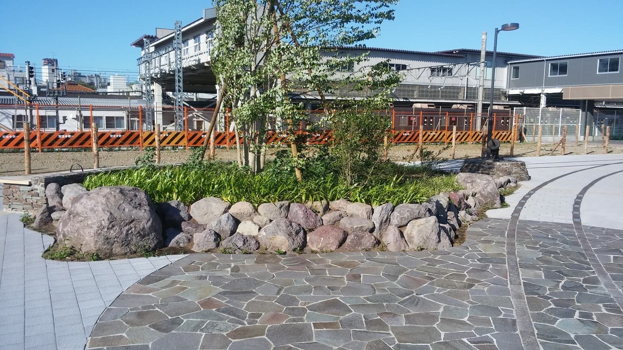 東武動物公園駅西口_湘南ロックガーデン