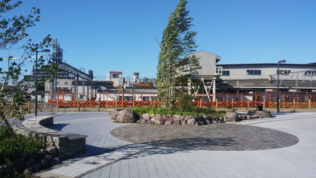 東武動物公園駅西口_湘南ロックガーデン