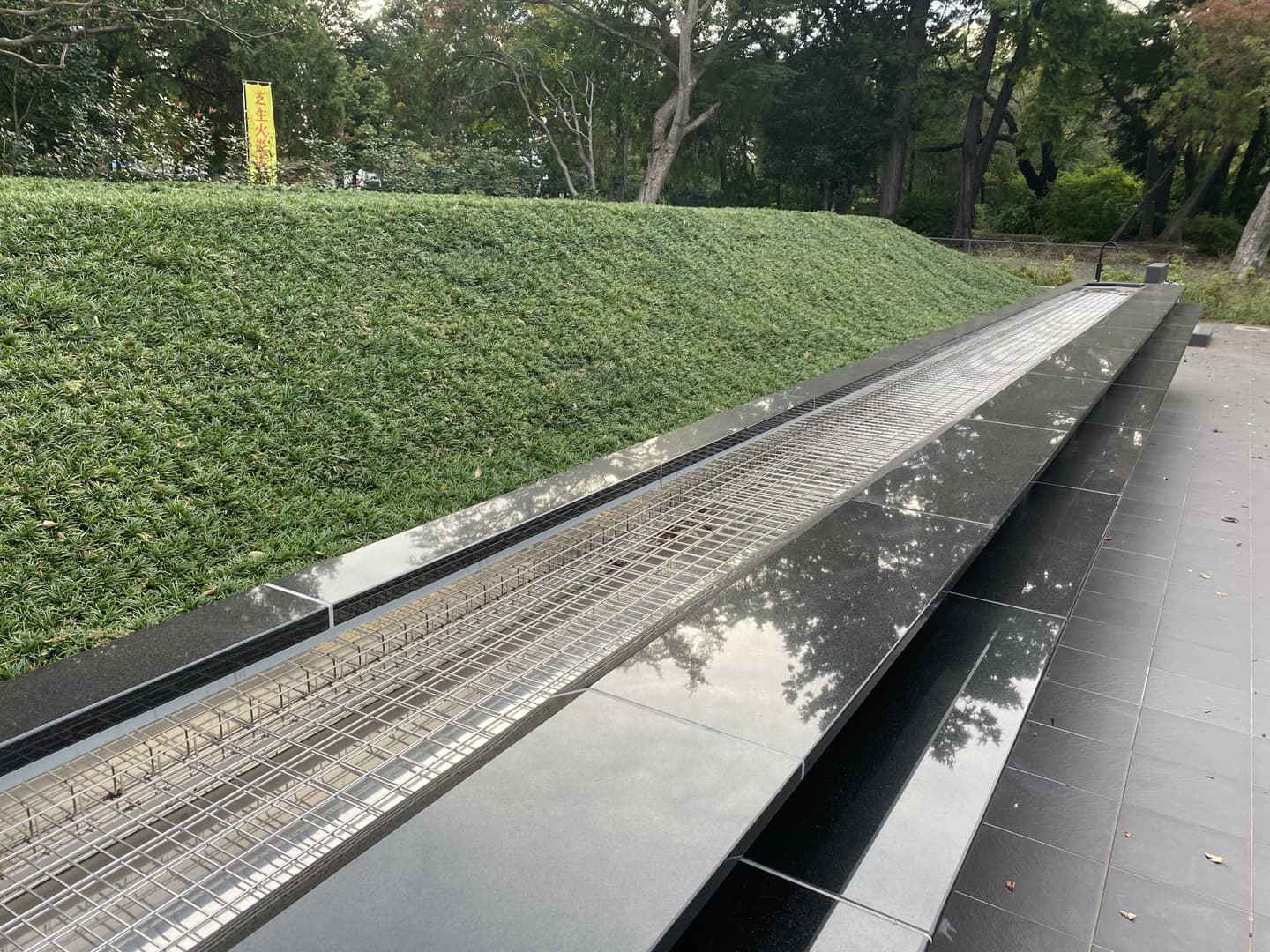 多磨霊園_湘南ロックガーデン