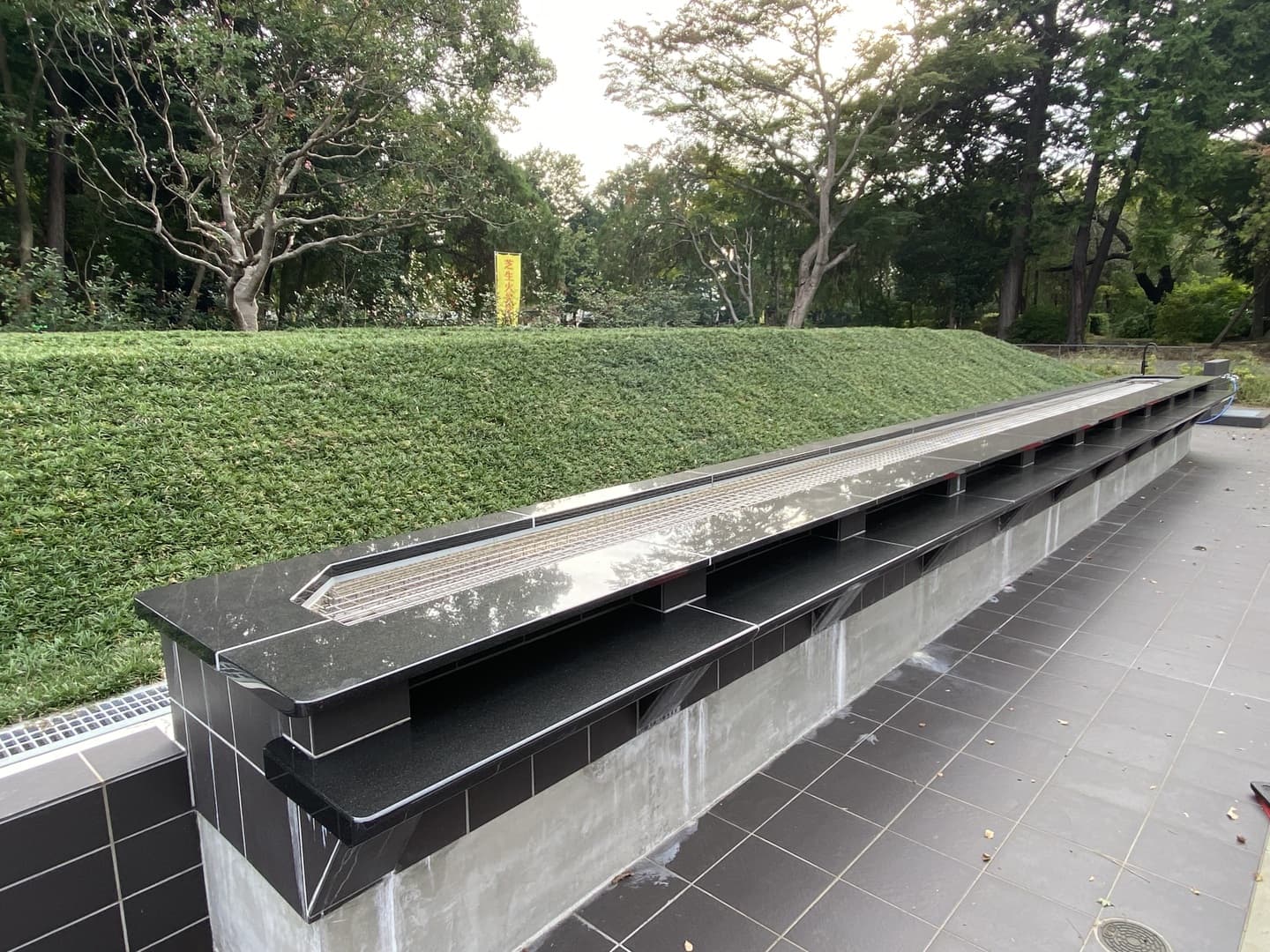 多磨霊園_湘南ロックガーデン