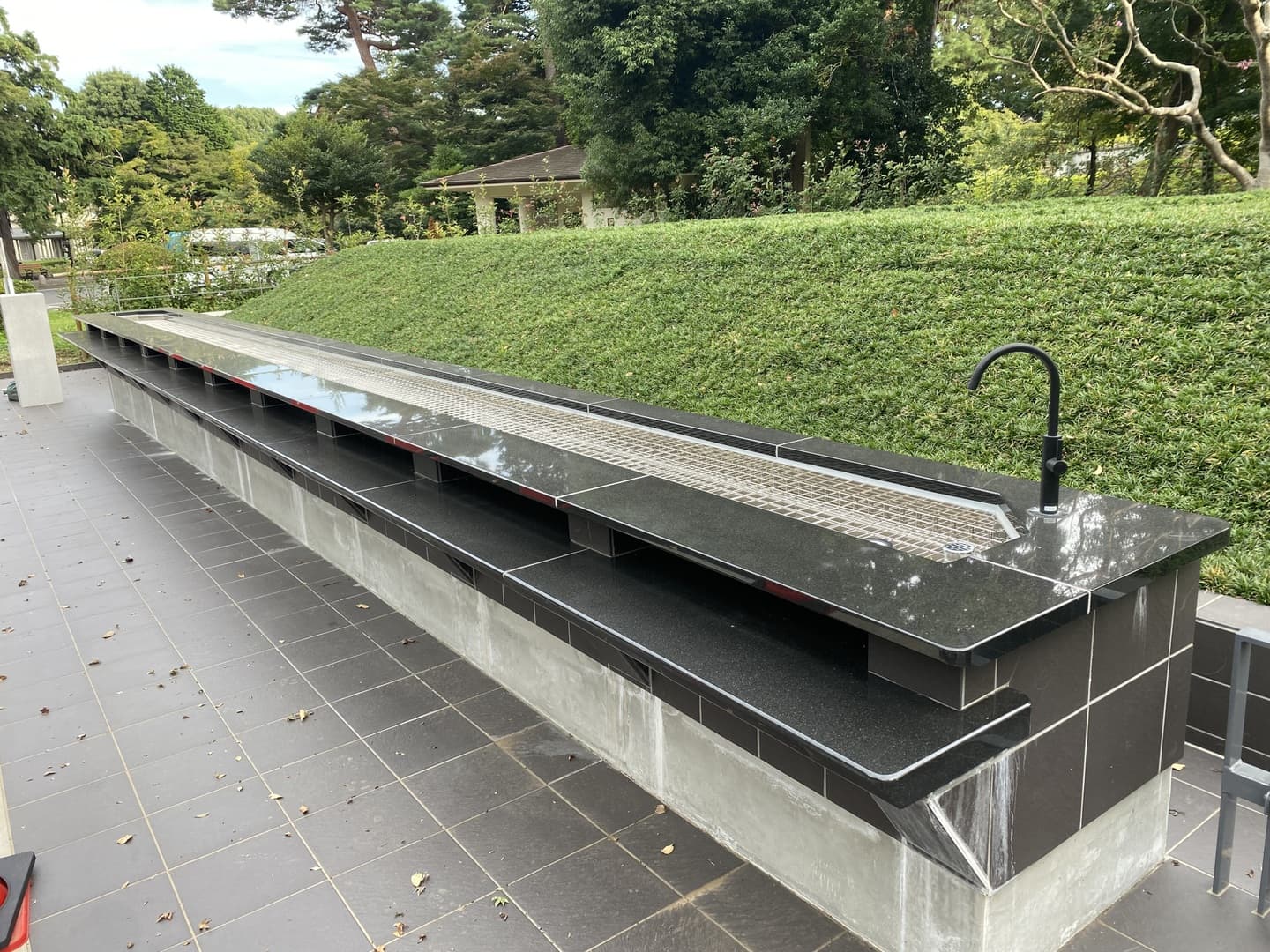 多磨霊園_湘南ロックガーデン