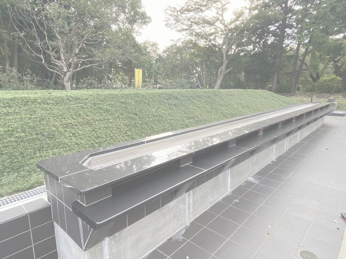 多磨霊園_湘南ロックガーデン