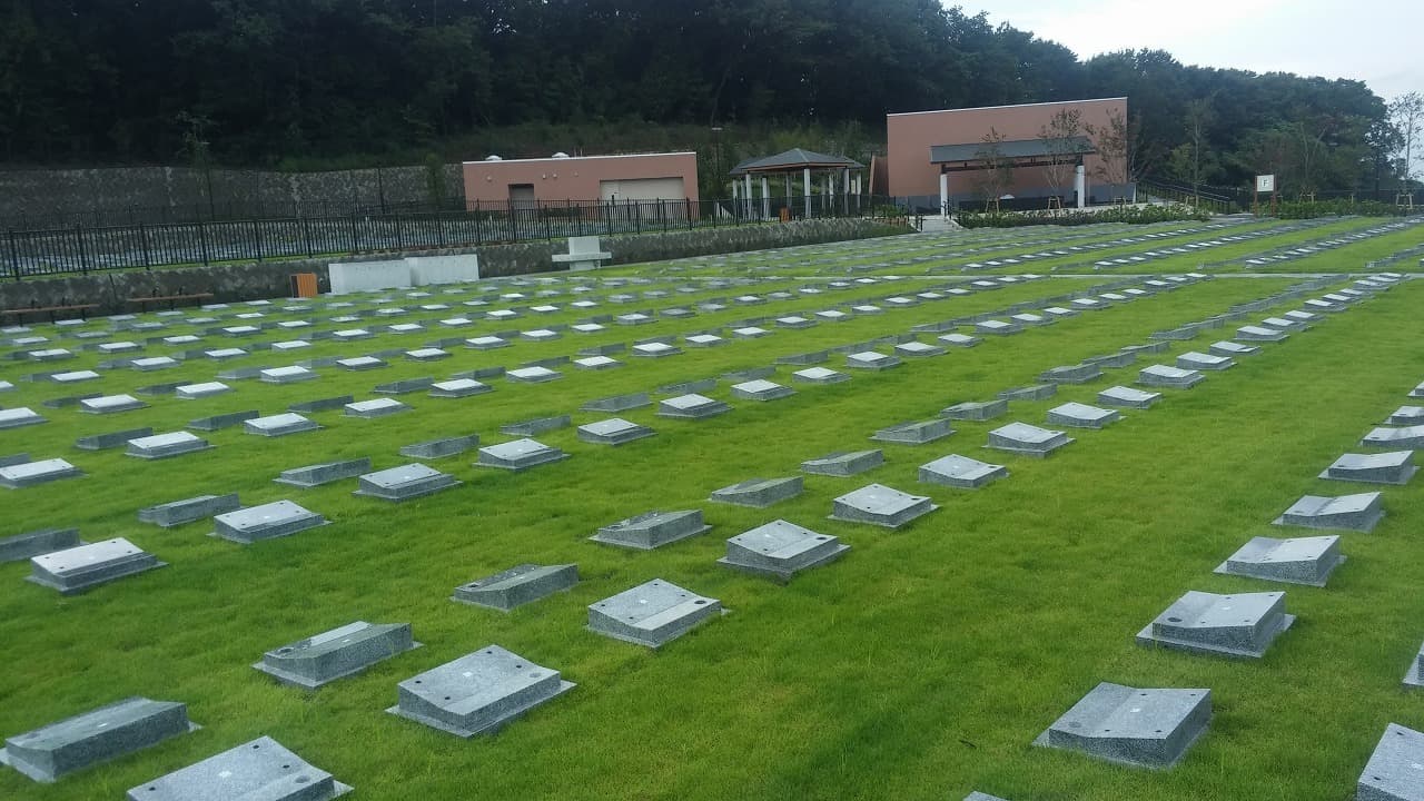 稲城府中メモリアルパーク_湘南ロックガーデン