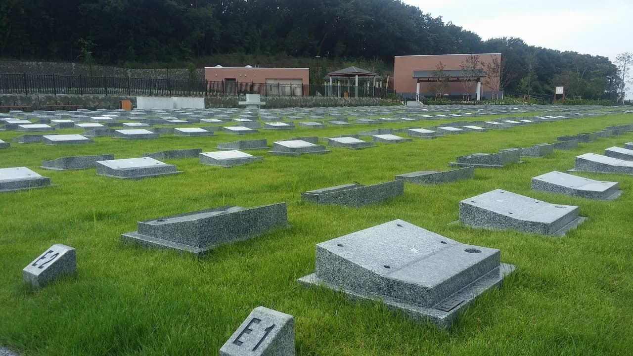 稲城府中メモリアルパーク_湘南ロックガーデン