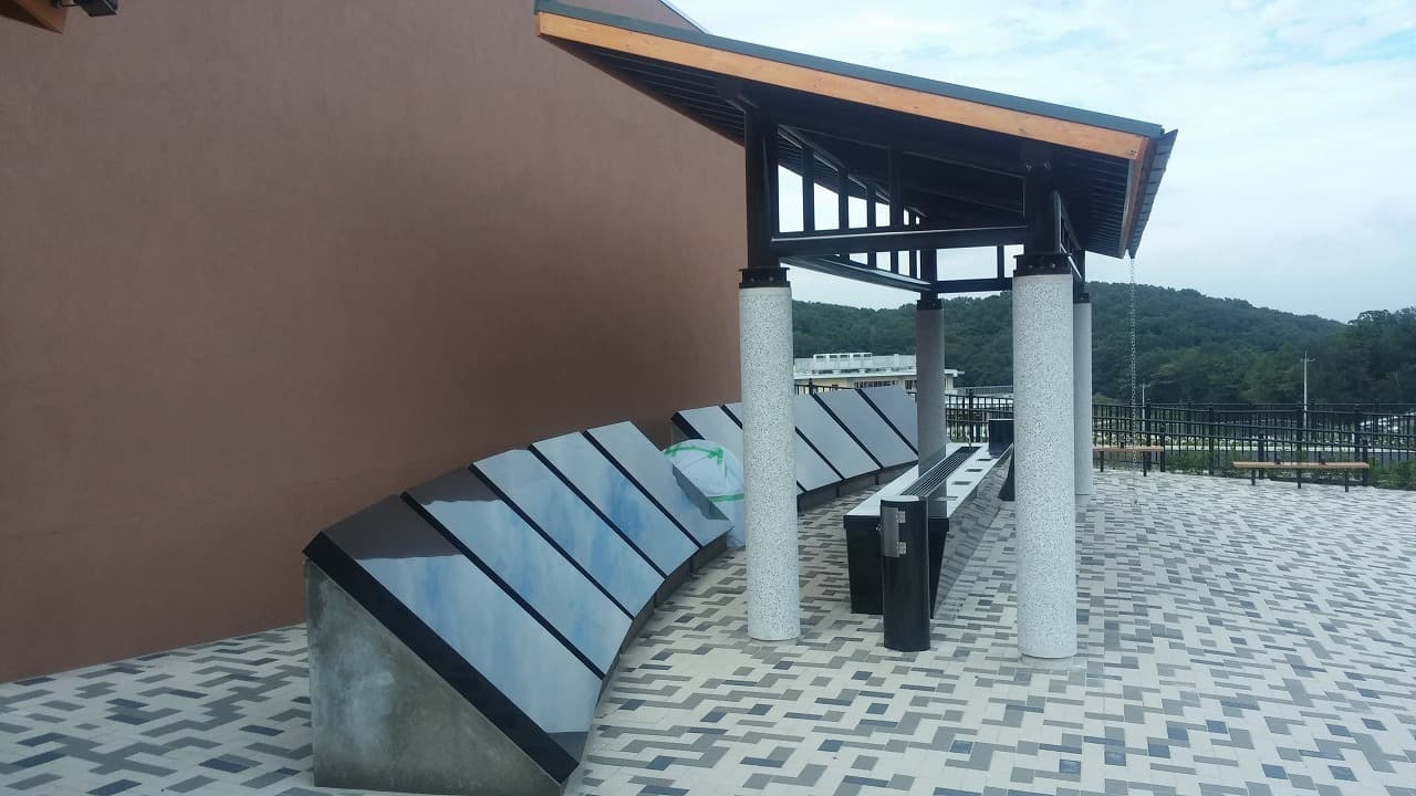 稲城府中メモリアルパーク_湘南ロックガーデン