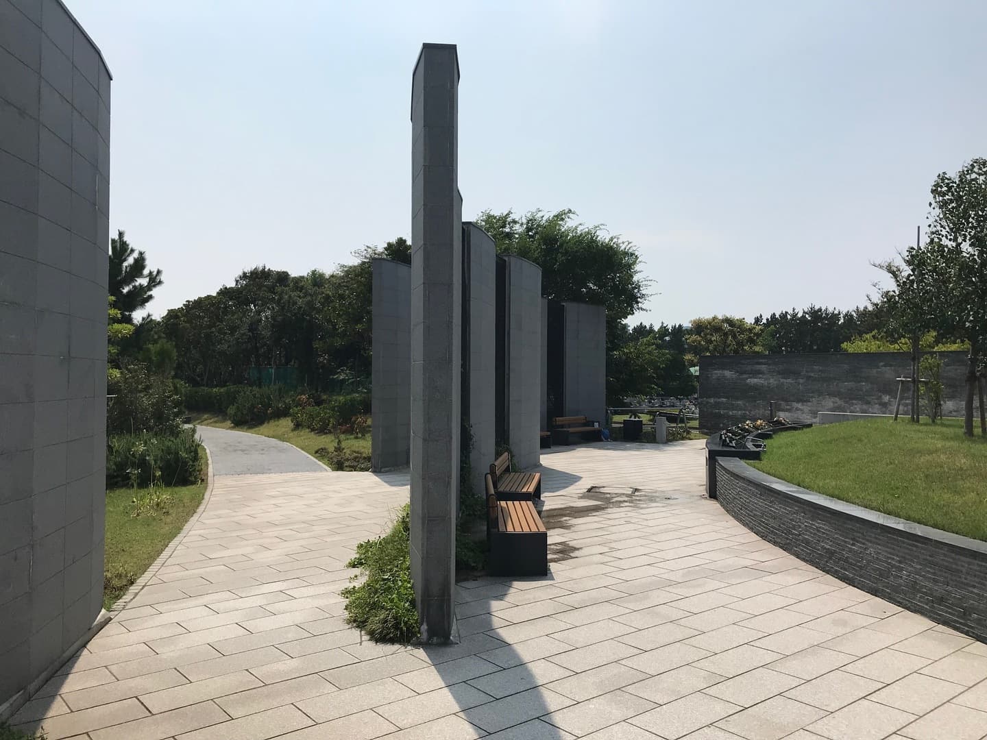 浦安墓地公園/樹林墓地_湘南ロックガーデン