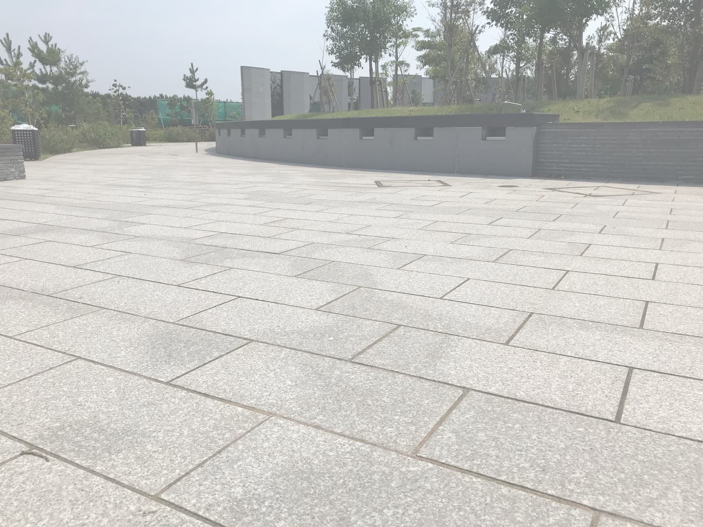 浦安墓地公園/樹林墓地_湘南ロックガーデン