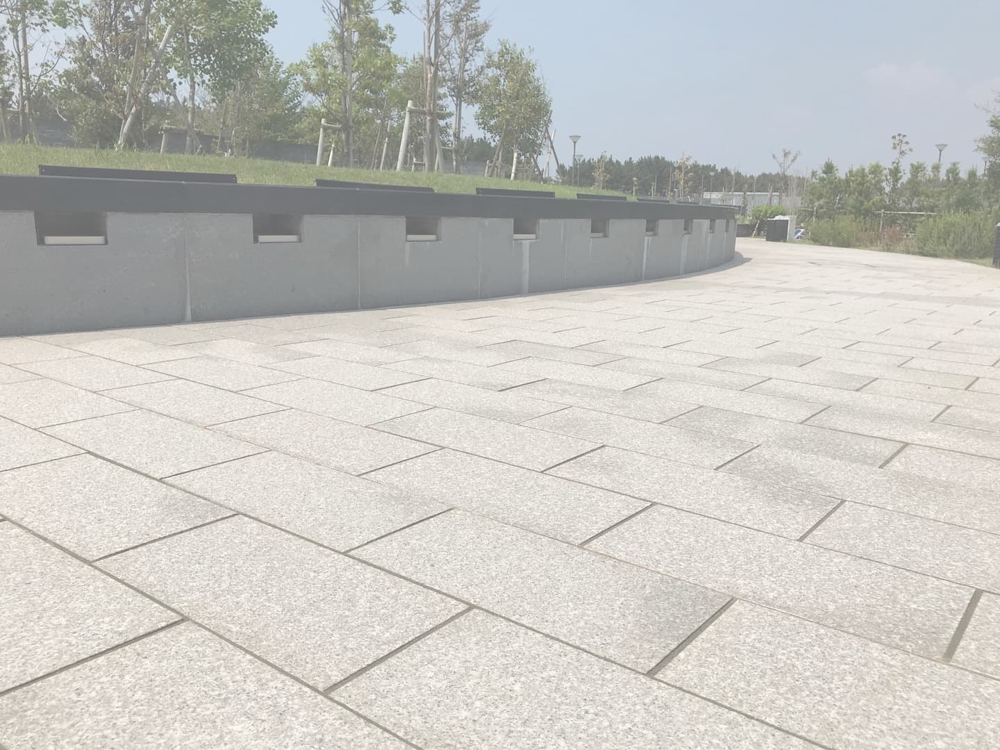 浦安墓地公園/樹林墓地_湘南ロックガーデン