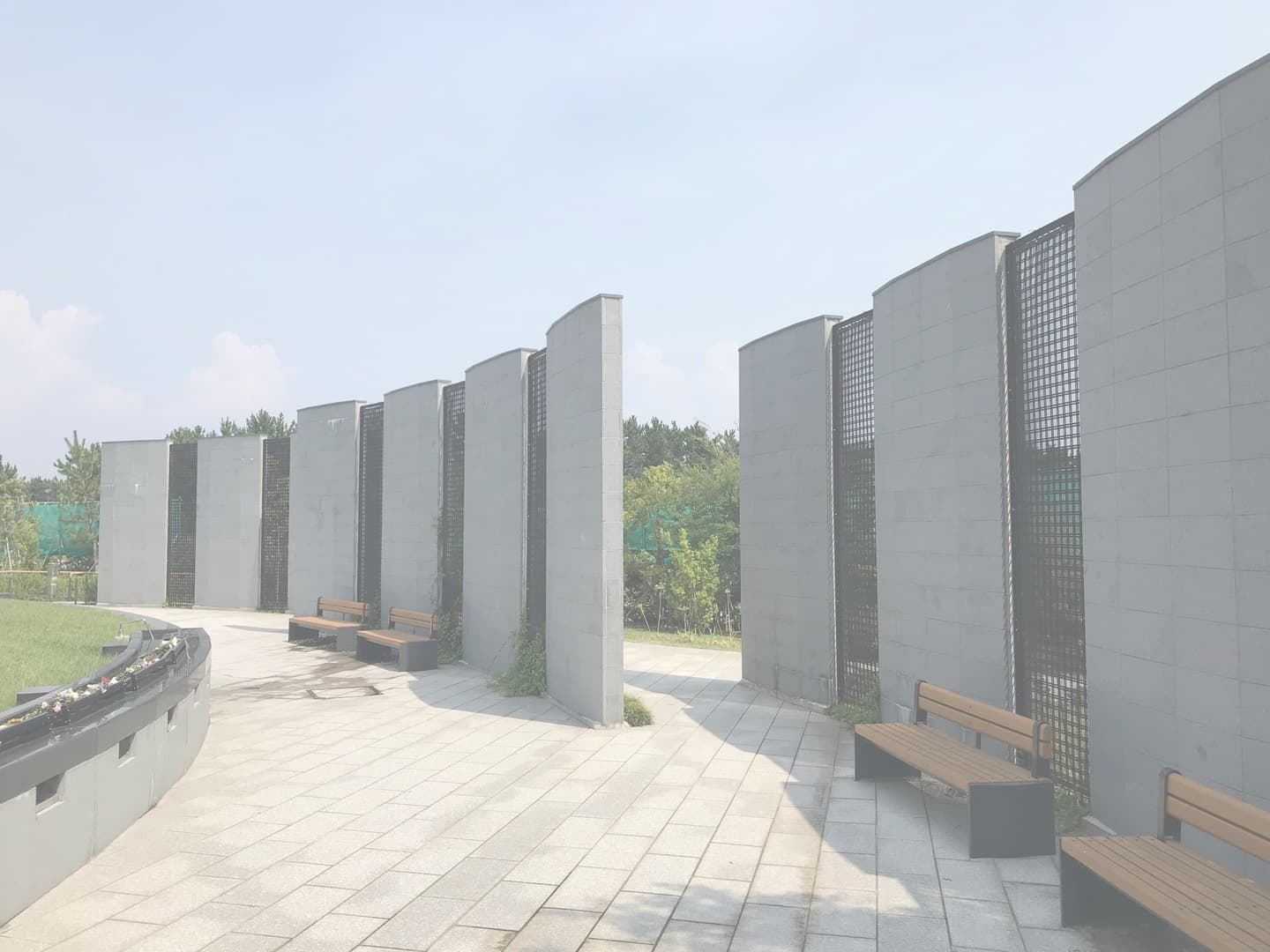 浦安墓地公園/樹林墓地_湘南ロックガーデン