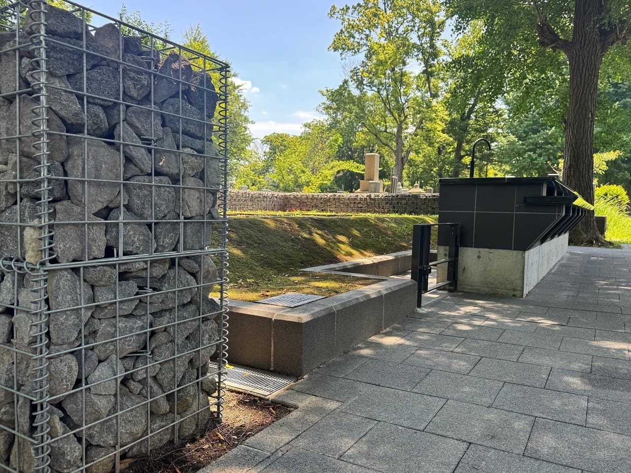 雑司ヶ谷霊園_湘南ロックガーデン