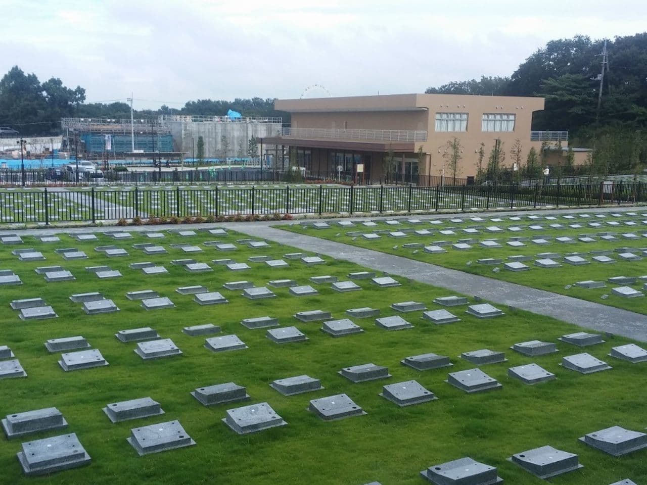 稲城府中メモリアルパーク_湘南ロックガーデン