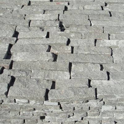 アルゼンチン斑岩_小端積み加工_湘南ロックガーデン