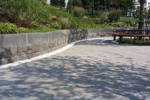 アルゼンチン斑岩_BLUFF99GARDEN_湘南ロックガーデン