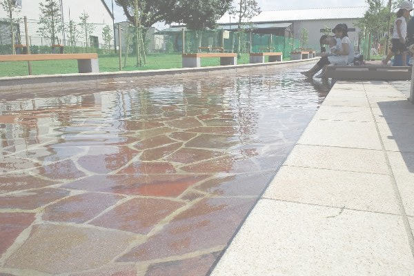 アルゼンチン斑岩_野火止用水公園_湘南ロックガーデン