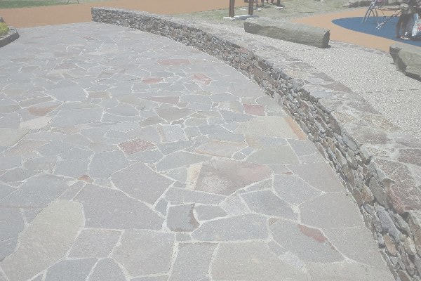 アルゼンチン斑岩_友愛パーク_湘南ロックガーデン