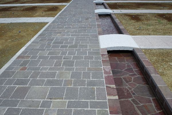 アルゼンチン斑岩_東京霊園_湘南ロックガーデン